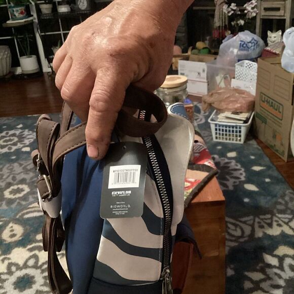 BIOWORLD Star Wars Mandalorian Ahsoka Cosplay Small Mini Backpack - Picture 4 of 5